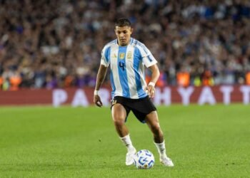 Facundo Medina regresó a su barrio y desmintió rumores tras la final del Mundial