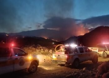 Incendios en La Rioja: 70% bajo control, pero alerta por viento zonda