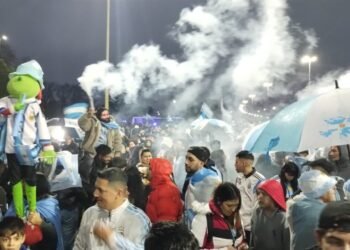 La Selección argentina volvió a casa con un emotivo homenaje en Ezeiza