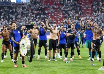 Lisandro Martínez celebró el triunfo argentino ante Inglaterra en semifinales