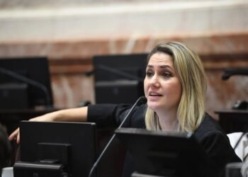 Losada prevé la aprobación de la ley de propiedad privada para agosto