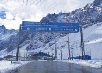 Mendoza activa operativo para liberar más de 1.500 camiones varados en el Paso Cristo Redentor