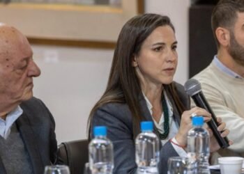 Mendoza lanza Modo Testigo: denuncia infracciones viales por WhatsApp sin multas iniciales