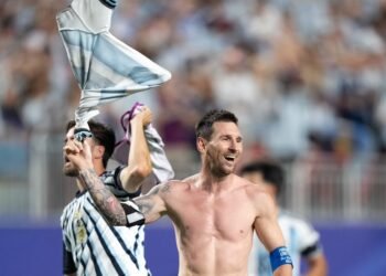 Messi corta su racha goleadora, pero sigue haciendo historia en la Copa del Mundo