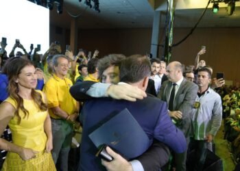 Milei advierte sobre el ‘riesgo Lula’ y respalda a Flávio Bolsonaro en Brasil