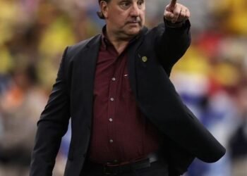 Néstor Lorenzo seguirá al mando de la selección colombiana de fútbol
