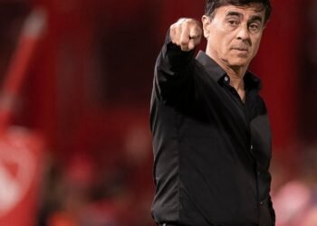 Quinteros exige refuerzos tras el triunfo de Independiente