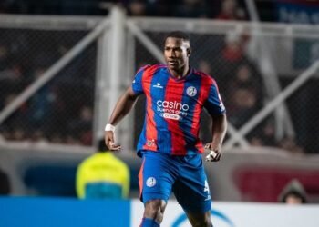 San Lorenzo oficializa la venta de Jhohan Romaña al León mexicano