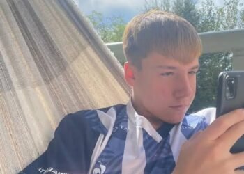 Santiago Herrero, el adolescente agredido en Córdoba, muestra signos de mejoría