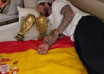 Sergio Ramos celebra el Mundial y se burla de Messi en redes sociales