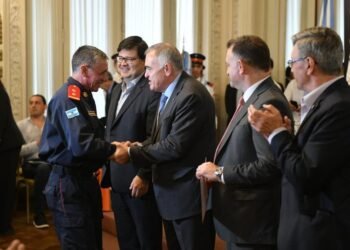 Sirenazo de bomberos en Tucumán: reclaman cumplimiento de ley desde 2017