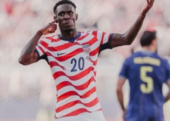 UEFA critica la decisión de la FIFA sobre Balogun y advierte sobre la integridad del juego