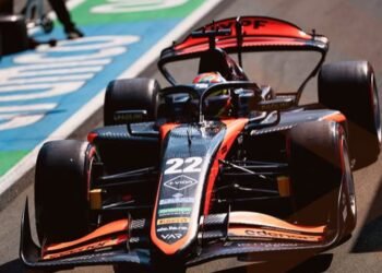 Varrone se queda sin puntos en Silverstone tras un roce inesperado