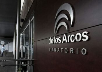 Allanamientos en sanatorio y prepaga por la historia clínica de Maradona