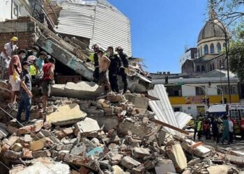 Argentina envía 32 efectivos para ayudar a Colombia tras el terremoto