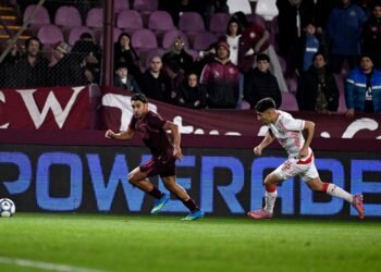 Argentinos Juniors y Lanús empatan en un vibrante partido y el ‘Bicho’ se mantiene líder
