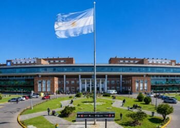 Atención médica: extranjeros no residentes deberán pagar en hospitales nacionales