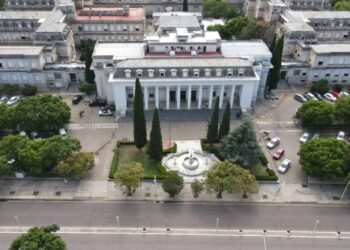 Bahía Blanca se posiciona como líder en inteligencia artificial con el Summit BahIA