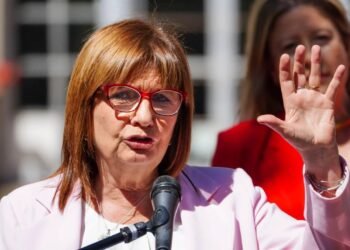 Bullrich se distanció del comisario armado en incidentes del Congreso