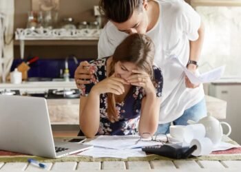 Casi el 93% de los hogares argentinos tiene deudas y la morosidad se dispara