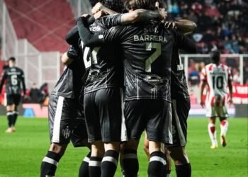 Central Córdoba dio vuelta el partido y se metió en zona de playoffs