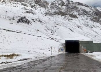 Cerrado el Paso Cristo Redentor: camioneros varados por mal clima
