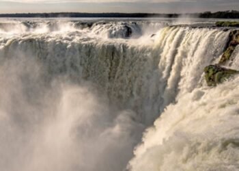 Cierre temporal de la Garganta del Diablo por crecidas del Iguazú