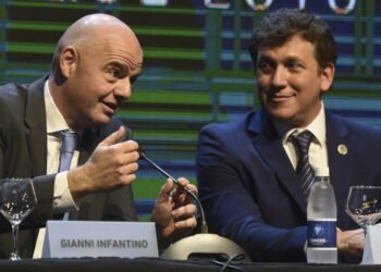 Conmebol apoya las disculpas de la FIFA y rechaza la privatización del Mundial