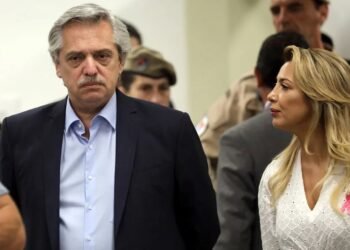 Denuncian a Fernández y Yáñez por fiestas en el Tango 01 durante la pandemia