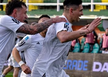 Deportivo Riestra avanza a cuartos tras vencer a Gimnasia en penales