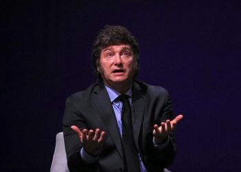Desaprobación del gobierno de Milei supera el 65% y un cambio en 2027 es la opción preferida