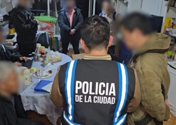 Desmantelan banda que amenazaba a comerciantes chinos en Buenos Aires