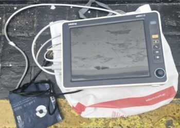 Detenido tras robar monitores en el Hospital Fernández mediante compra controlada