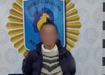 Detienen a mujer buscada por un violento robo en Flores