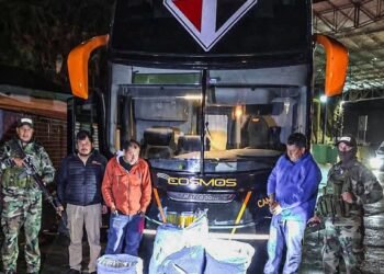 Detienen a tres en Bolivia con 86,5 kg de marihuana en micro del San Pablo