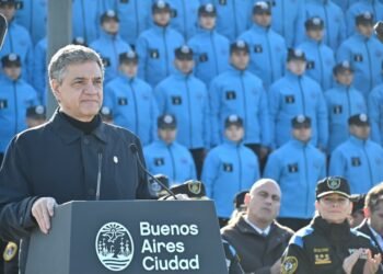 Distinción a los Cadetes de la Policía de la Ciudad por su Excelencia