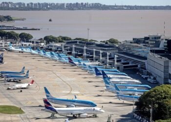 El Aeroparque Jorge Newbery reanuda operaciones tras 55 horas de cierre
