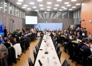 El Gobierno impulsa la reforma del Banco Central con economistas ortodoxos