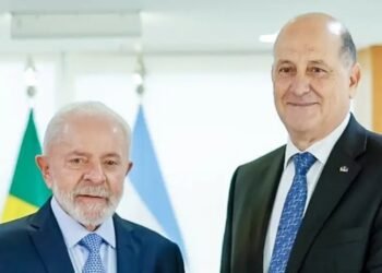 El embajador argentino en Brasil llega a Buenos Aires en medio de tensiones diplomáticas