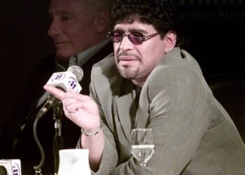 El médico legista cuestiona la atención de enfermeros en el caso Maradona