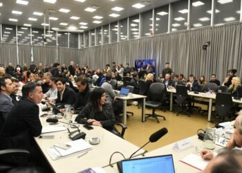 El oficialismo se reacomoda en Diputados y busca fortalecer alianzas previo a la sesión del 26 de agosto