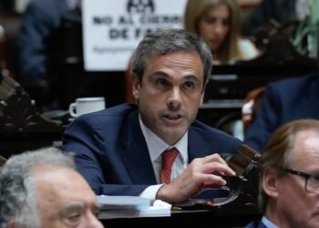 Guillermo Michel critica el superávit fiscal y alerta sobre la economía dual