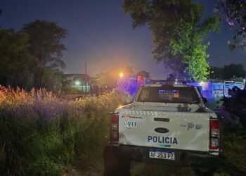 Hallan a un hombre desaparecido enterrado en el patio de su pareja en San Nicolás