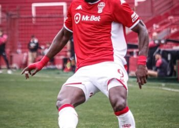 Huracán se impone en el Clásico Porteño y desata la polémica