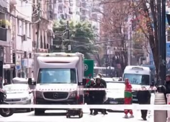 Intenso operativo en Recoleta tras atrincheramiento de un hombre