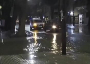 Inundación en Caballito por trabajos de AySA en válvulas