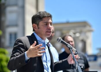 Kicillof critica a Milei por su visión sobre el endeudamiento familiar
