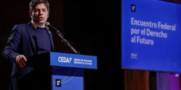 Kicillof impulsa el Movimiento Derecho al Futuro con un plenario nacional