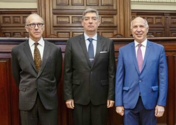 La Corte ratifica la condena a cuatro años de prisión para un ex secretario judicial por espionaje a su esposa