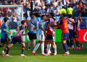 La FIFA acepta el pedido de la AFA y suaviza sanciones a jugadores argentinos